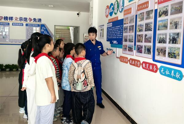 安全开放日，25名小学生走进水电十四局高速运管中心-2.jpg